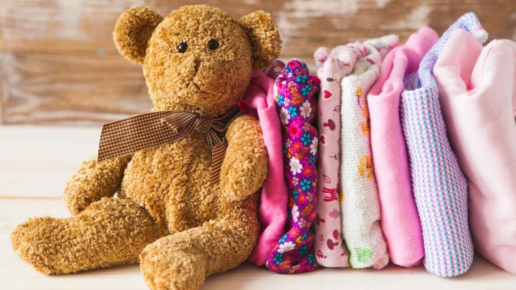 בגדי מותגים לילדה