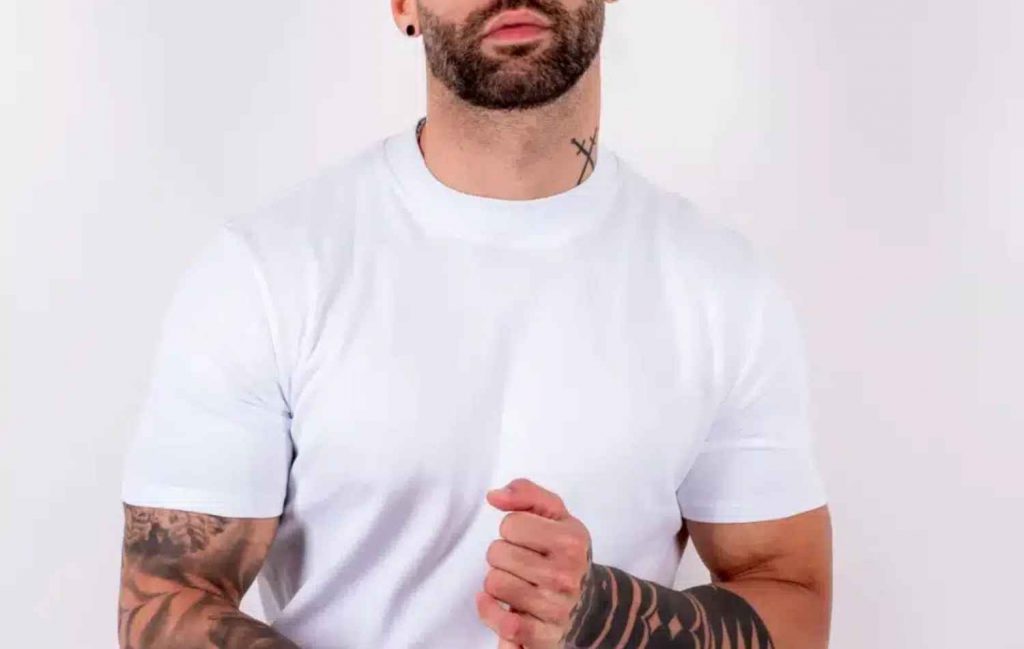 חולצה-דגם-חצי-גולף